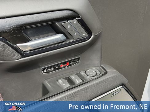 Used 2025 GMC Sierra 1500 AT4X image 17