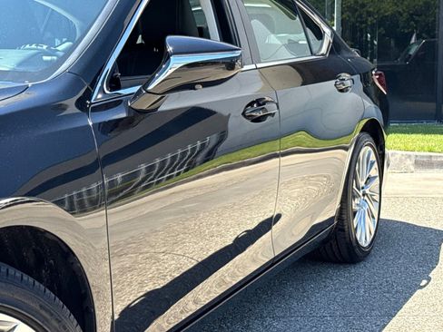 Used 2023 Lexus ES 300h w/ Accessory Package (Z1) FWD image 4