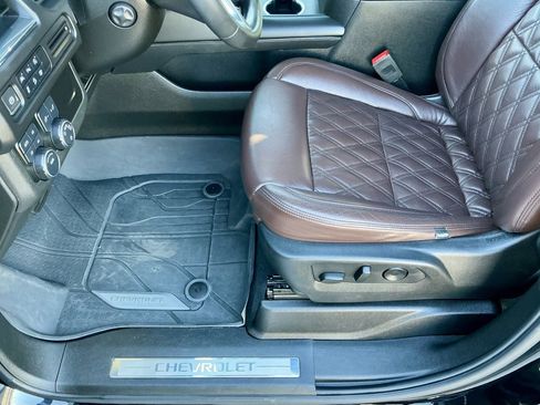 Used 2023 Chevrolet Suburban Z71 w/ Luxury Package image 42