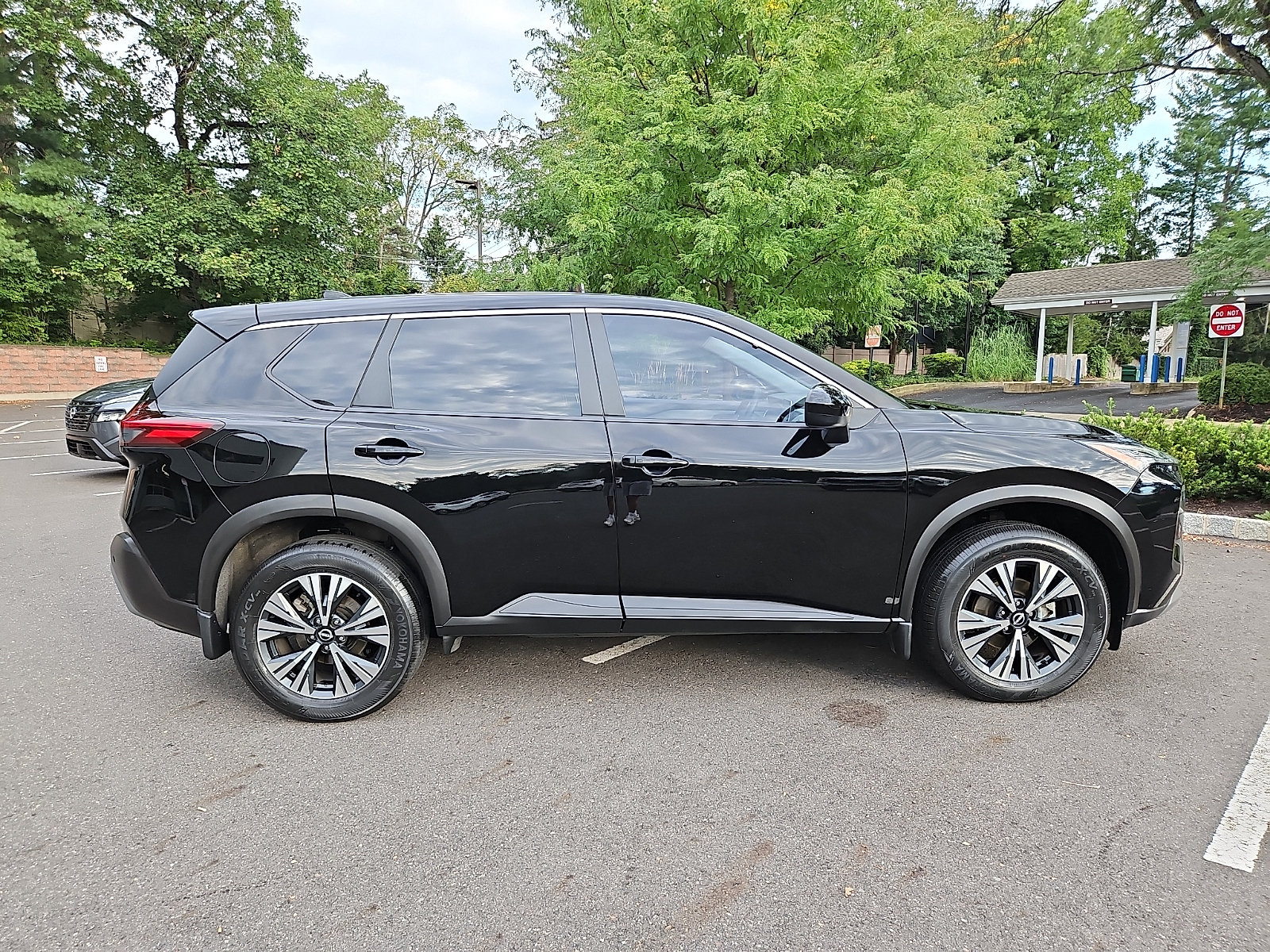 Certified 2023 Nissan Rogue SV AWD/4WD image 7