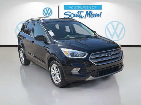 Used 2018 Ford Escape SEL image 3
