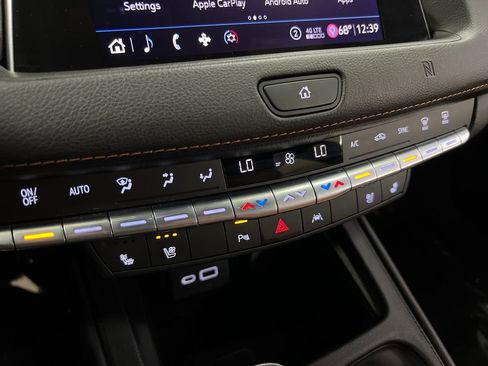 Used 2020 Cadillac XT4 Premium Luxury FWD image 20