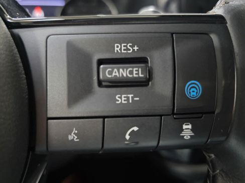 Used 2023 Nissan Pathfinder SL AWD/4WD image 22
