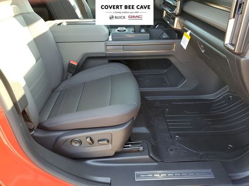 New 2025 GMC Hummer EV 2X w/ LPO, Dark Essentials Package image 15