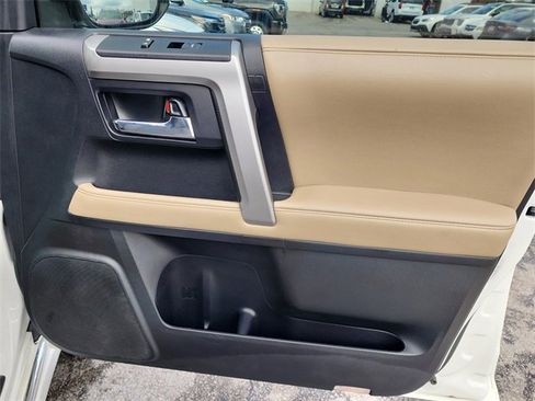 Used 2015 Toyota 4Runner Limited image 16