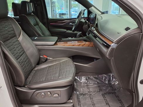 Certified 2023 Cadillac Escalade ESV Sport Platinum w/ LPO, ONYX Package AWD/4WD image 10