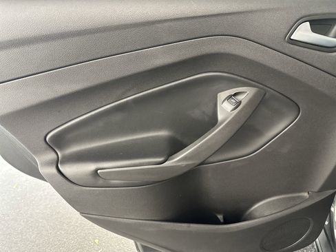 Used 2018 Ford Escape SE image 34