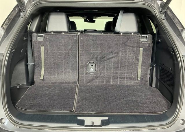 Used 2022 Toyota Highlander XSE FWD image 22