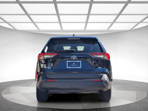 Used 2024 Toyota RAV4 LE FWD image 5