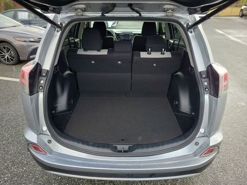 Used 2018 Toyota RAV4 XLE image 19