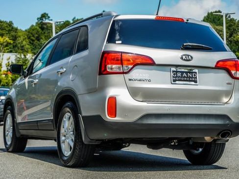 Used 2014 Kia Sorento LX FWD image 10