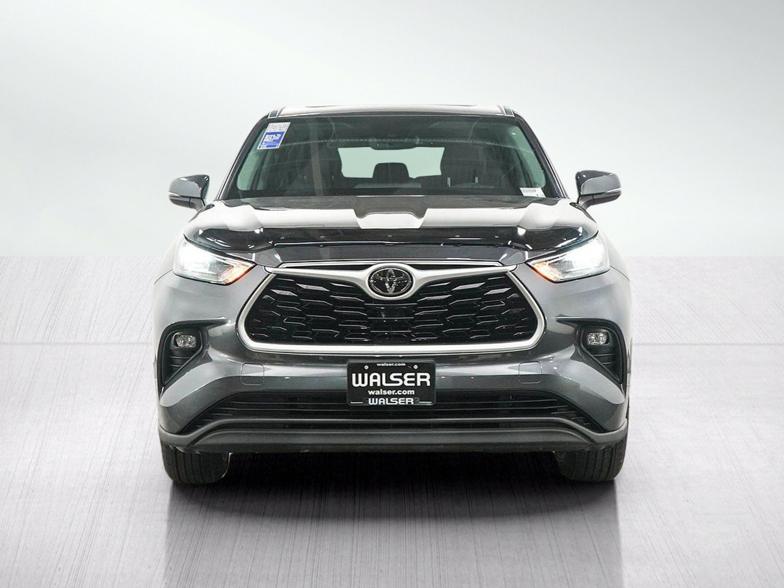 Used 2020 Toyota Highlander XLE AWD/4WD image 8
