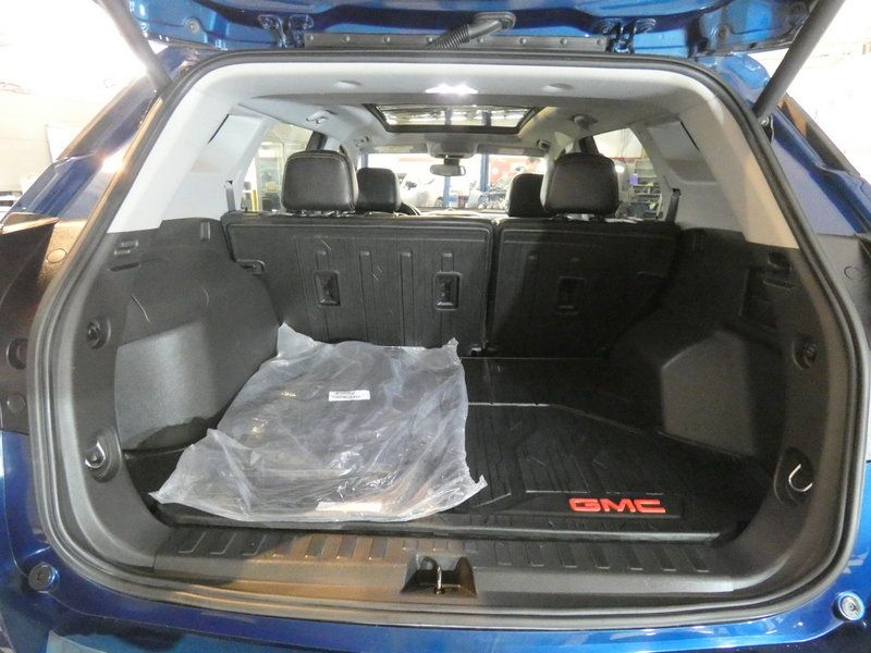 Used 2021 GMC Terrain SLT w/ Infotainment Package II AWD/4WD image 6