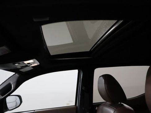 Used 2020 Toyota Tacoma Limited image 15