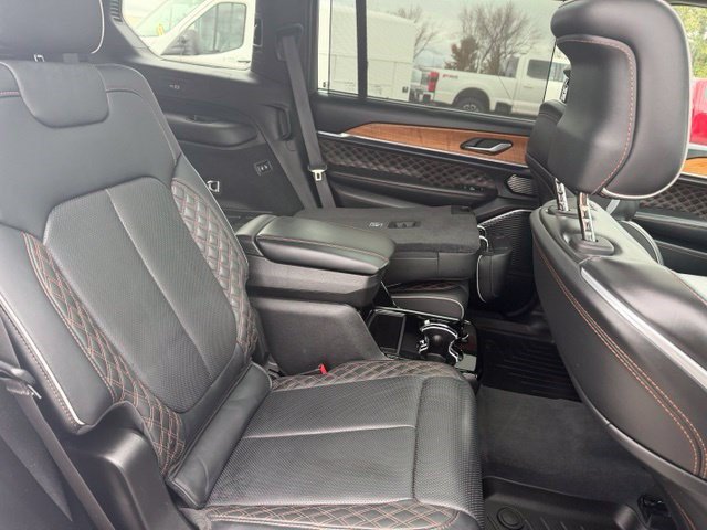 Used 2023 Jeep Grand Cherokee L Summit AWD/4WD image 45