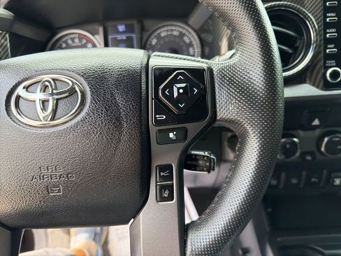 Used 2021 Toyota Tacoma TRD Off-Road w/ Technology Package AWD/4WD image 26