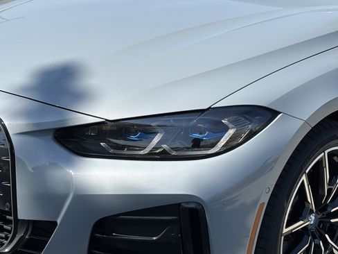 Used 2022 BMW i4 eDrive40 w/ M Sport Package image 6