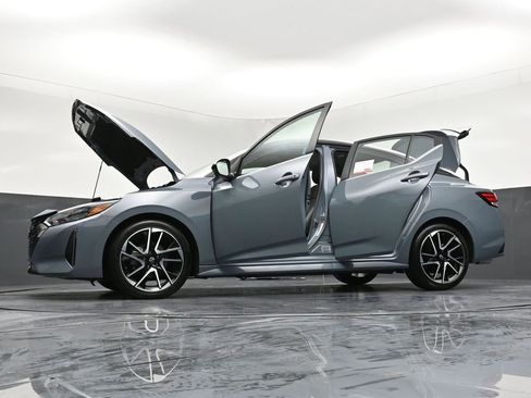 Used 2024 Nissan Sentra SR w/ SR Premium Package image 38