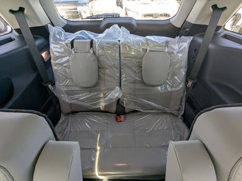 New 2026 Ford Explorer Active w/ Active Comfort Package image 15