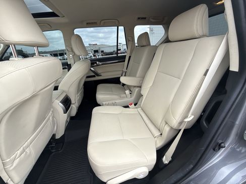 Used 2023 Lexus GX 460 Premium image 25