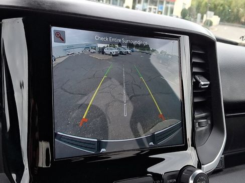 Used 2022 RAM 1500 Big Horn AWD/4WD image 4