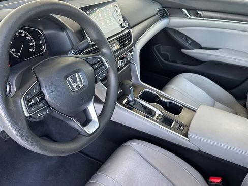 Used 2018 Honda Accord EX image 11
