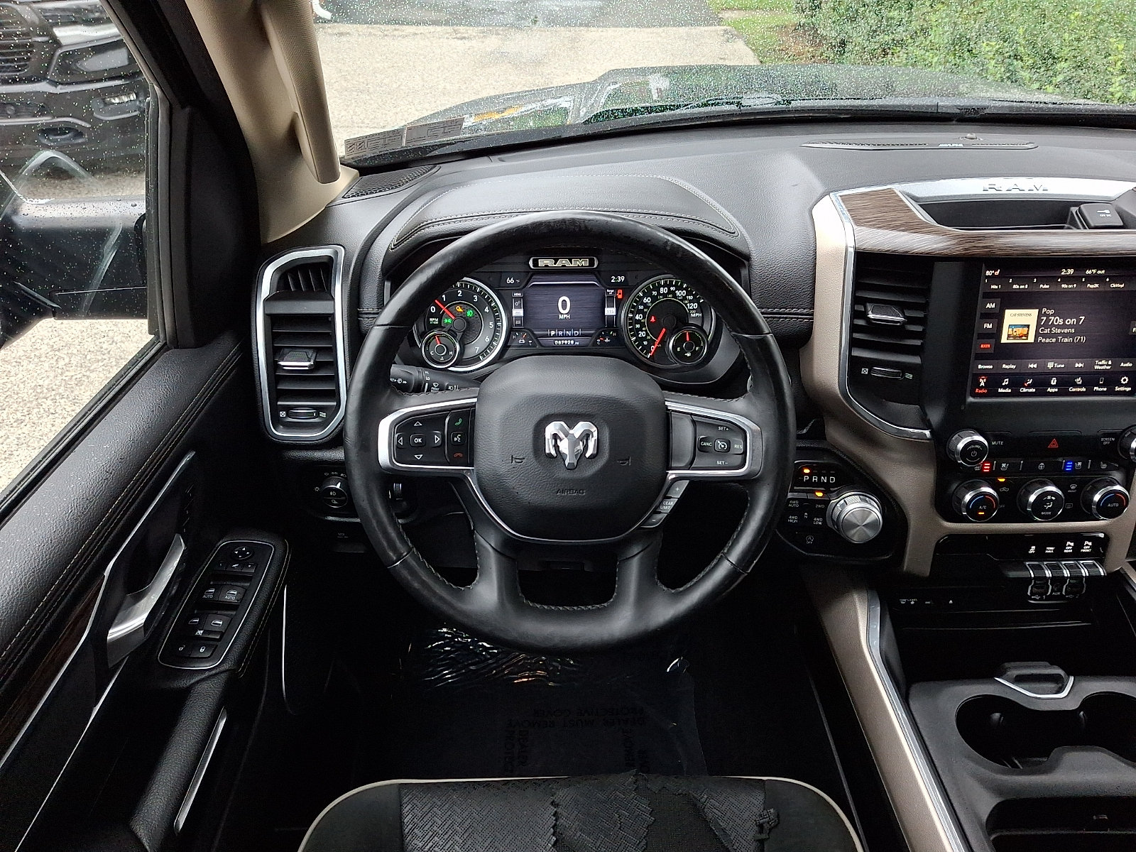 Used 2019 RAM 1500 Laramie AWD/4WD image 12