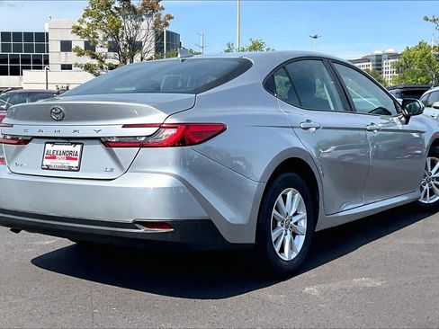 Used 2025 Toyota Camry LE FWD image 12
