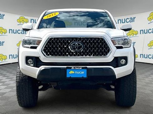 Used 2018 Toyota Tacoma TRD Off-Road w/ Technology Package image 3