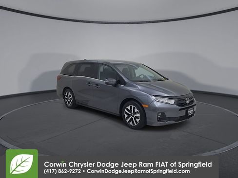 Used 2025 Honda Odyssey EX-L image 3