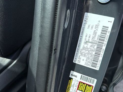 Used 2024 Toyota Tacoma TRD Off-Road image 32