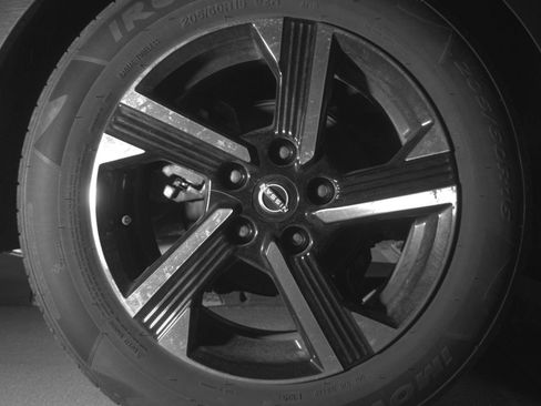 Used 2025 Nissan Sentra SV FWD image 15
