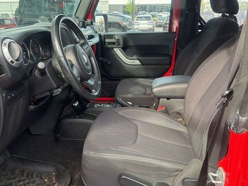 Used 2013 Jeep Wrangler Rubicon AWD/4WD image 3
