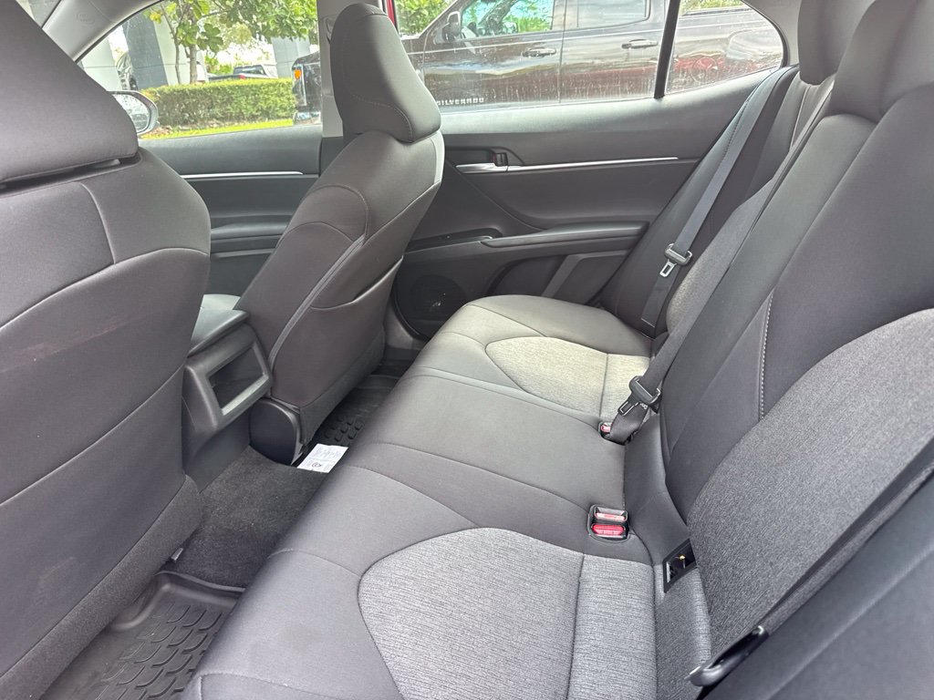 Used 2019 Toyota Camry LE FWD image 13