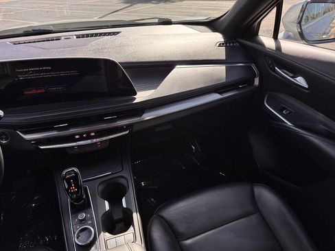 Used 2024 Cadillac XT4 Premium Luxury image 25