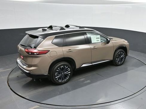 Used 2025 Nissan Rogue Platinum w/ Platinum Premium Package image 33