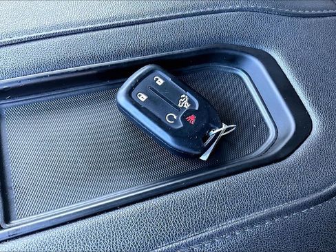 Used 2022 Chevrolet Silverado 1500 LTZ image 33