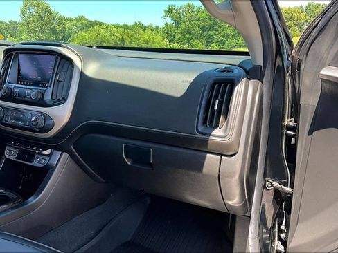 Used 2022 GMC Canyon Denali w/ Denali Black Edition Package AWD/4WD image 26