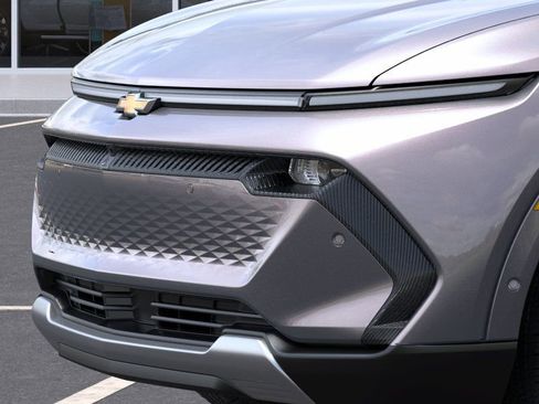 New 2025 Chevrolet Equinox EV LT image 13