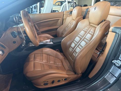Used 2014 Ferrari California image 14