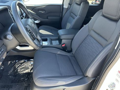 Used 2023 Nissan Frontier SV w/ SV Convenience Package image 15