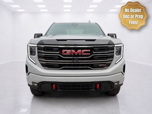 Used 2025 GMC Sierra 1500 AT4 w/ AT4 Preferred Package AWD/4WD image 2