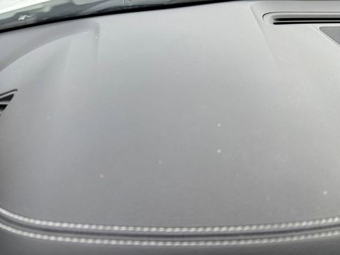 Used 2025 Genesis G70 2.5T image 35