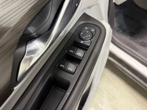 Used 2022 GMC Terrain SLT w/ Infotainment Package II image 13