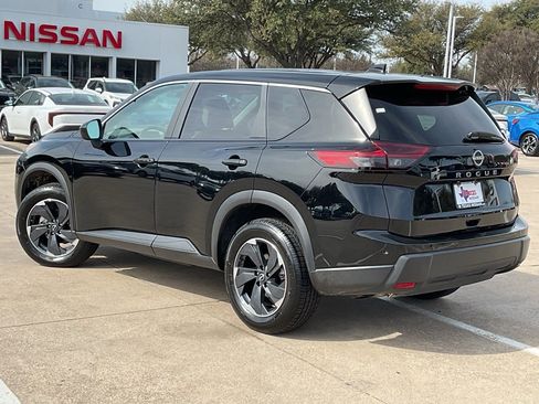 Used 2025 Nissan Rogue SV image 7