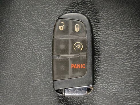 Used 2021 Jeep Compass Latitude FWD image 32