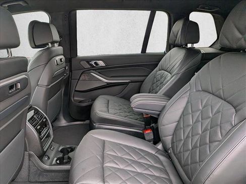New 2026 BMW X7 xDrive40i w/ M Sport Package image 16