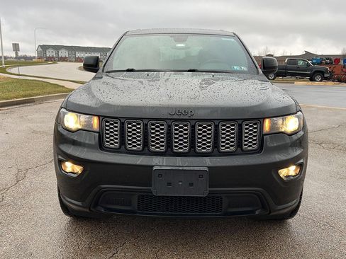 Used 2018 Jeep Grand Cherokee Altitude image 7