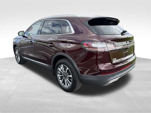Used 2022 Lincoln Nautilus FWD w/ Premium Package image 5