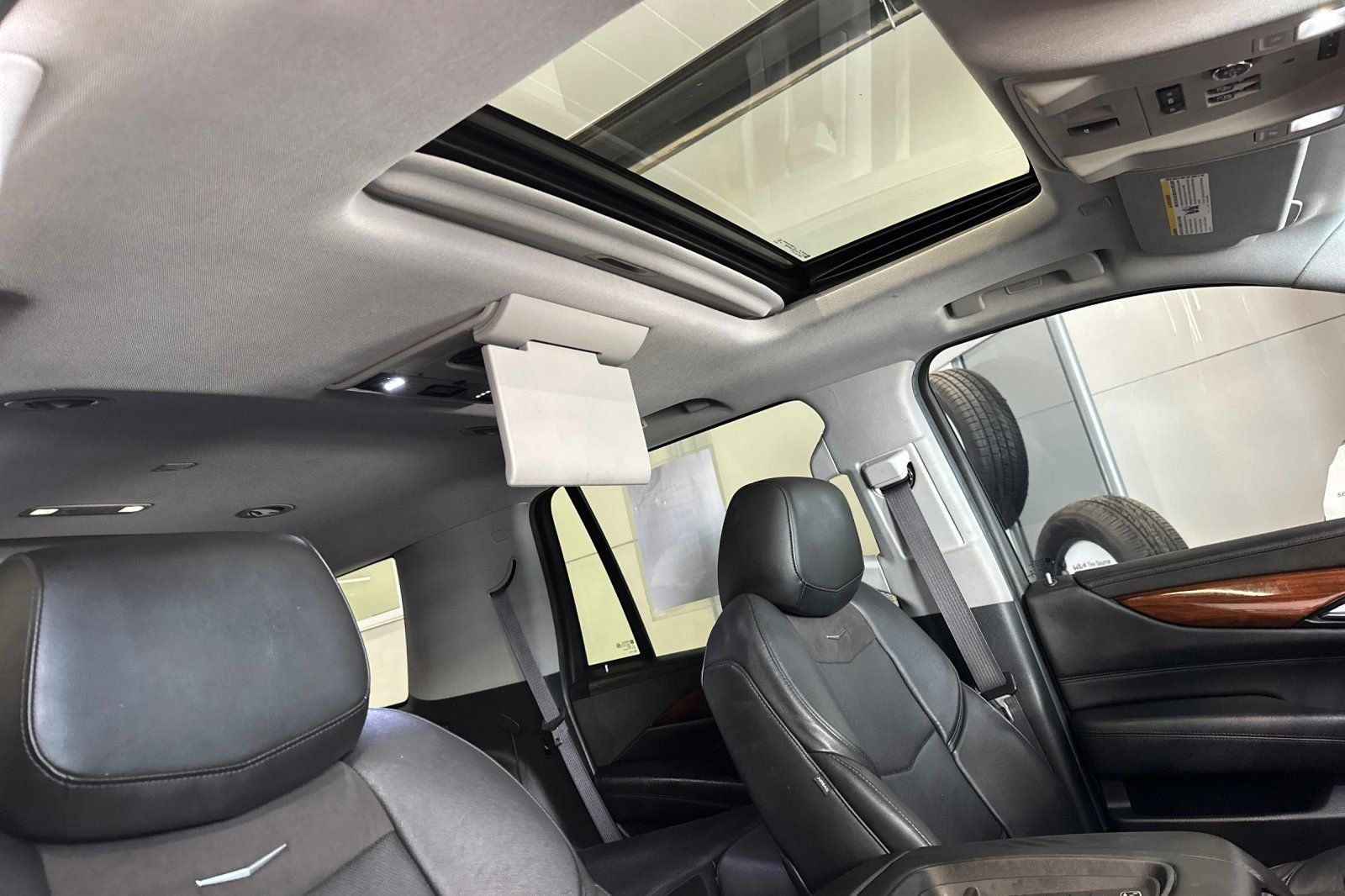 Used 2016 Cadillac Escalade Premium RWD image 21